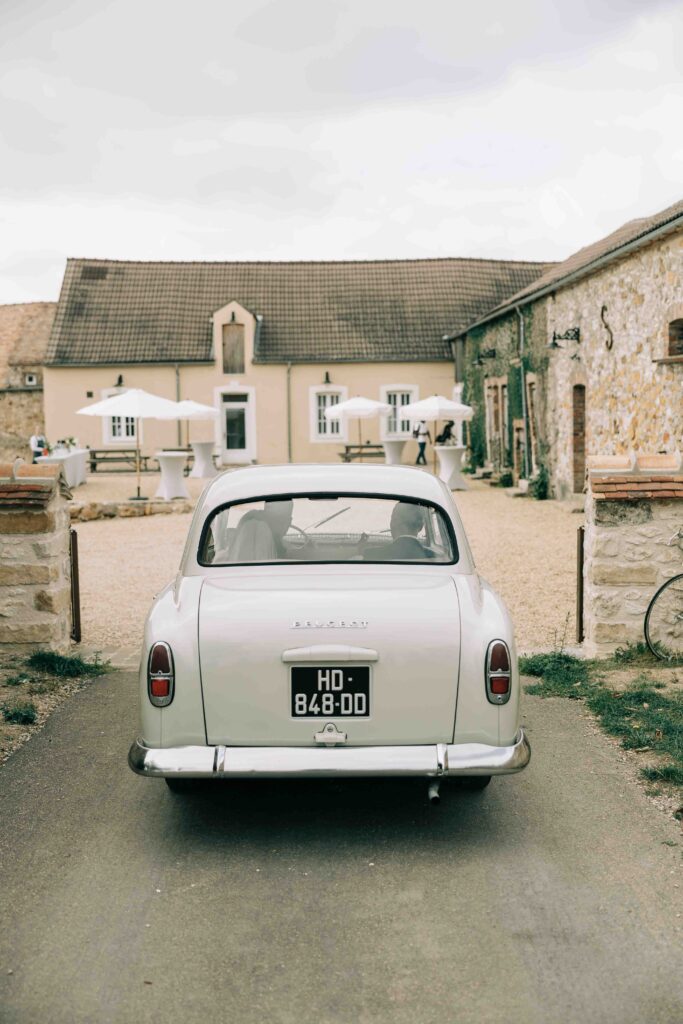 Préparatifs mariée Ferme de la Grande Vente Courcelles-en-Bassée — Pierre Atelier photographe mariage
