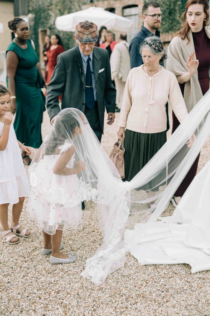 Détails bijoux alliances mariage Ferme de la Grande Vente — Pierre Atelier photographe